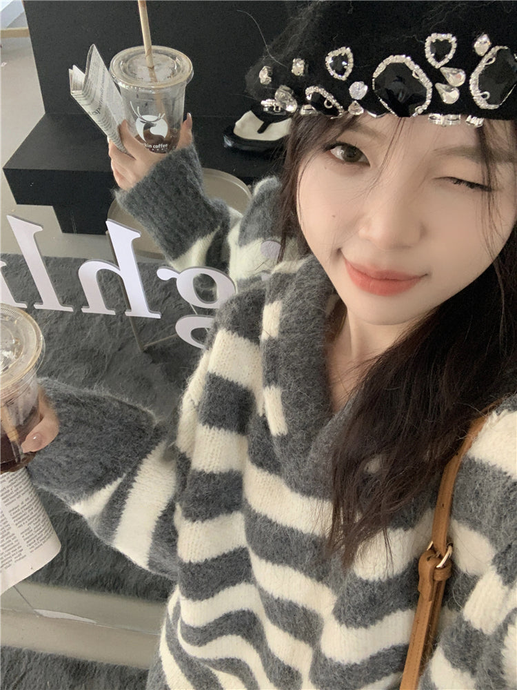 【tops】フード付きストライプ柄ニットセーターG24579