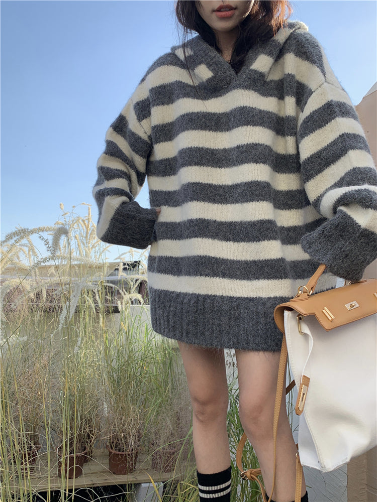 【tops】フード付きストライプ柄ニットセーターG24579