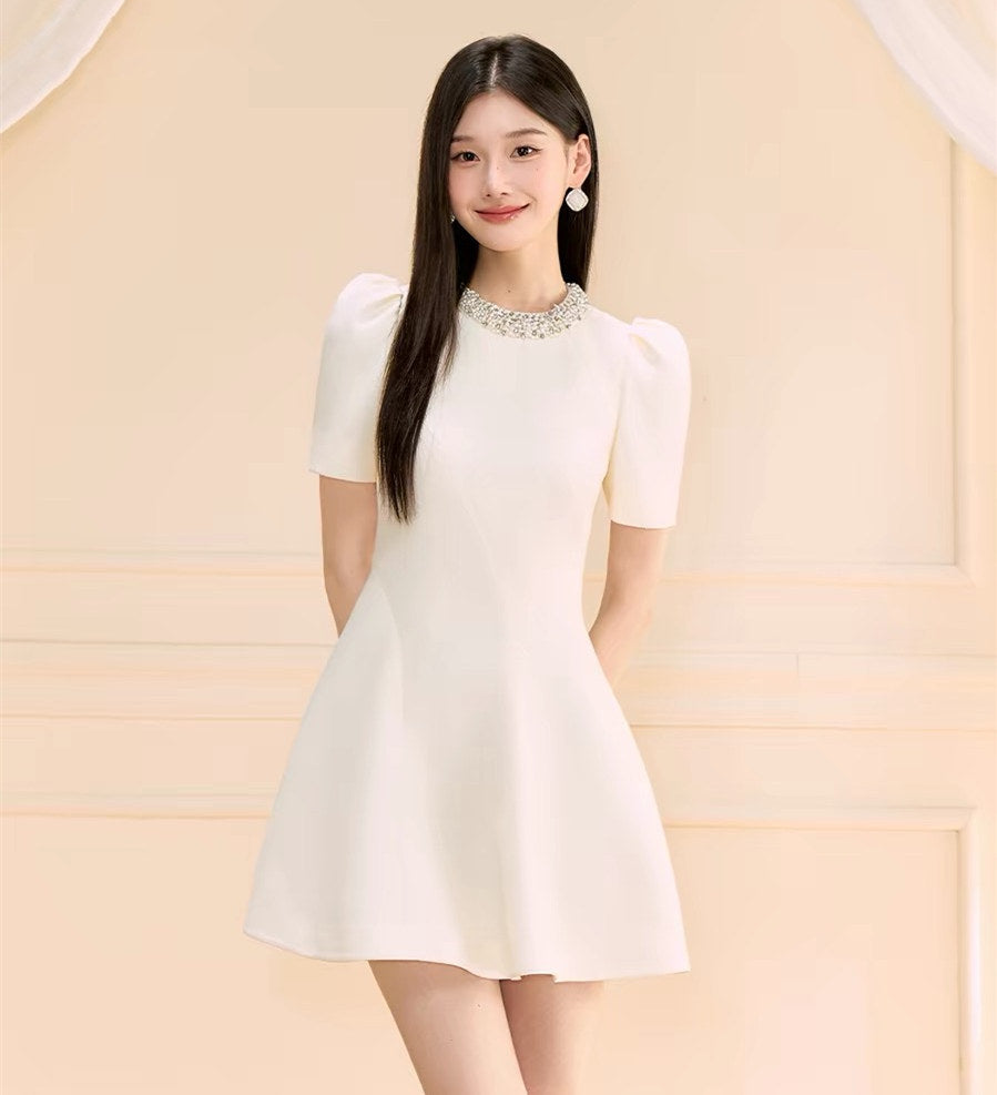 【dress】パール付きAラインフレアワンピース Q8463