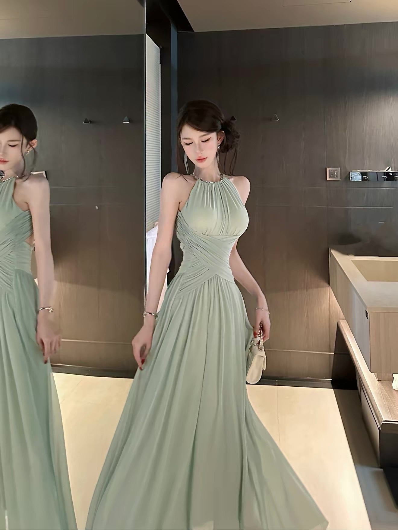 【dress】バックビジューホルターネックワンピース   N3765