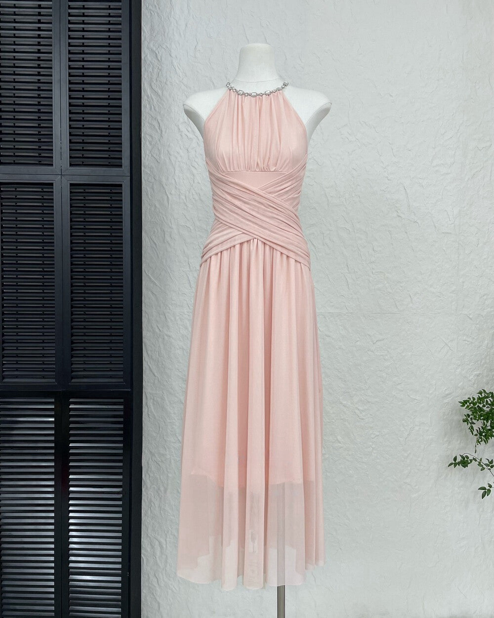 【dress】バックビジューホルターネックワンピース   N3765