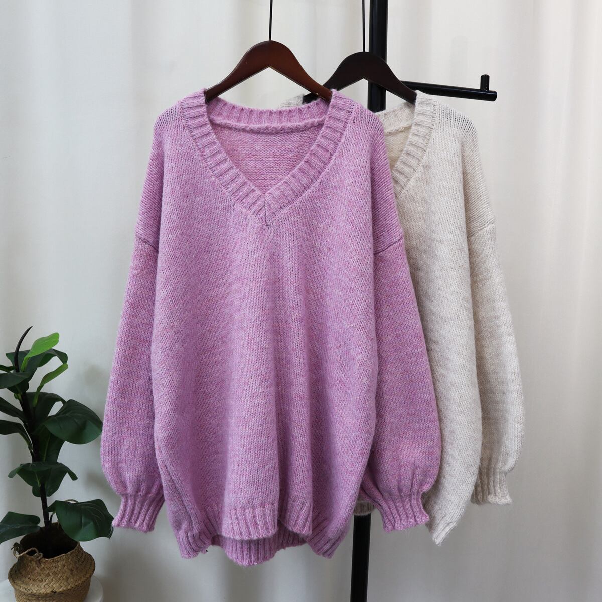 【tops】Vネックニットセーター　M18658