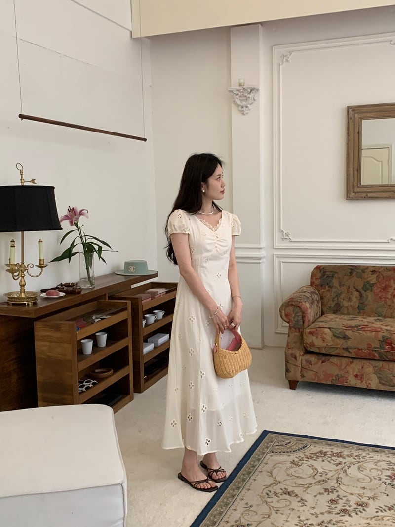 【dress】Vネックカットワークワンピース　M23891