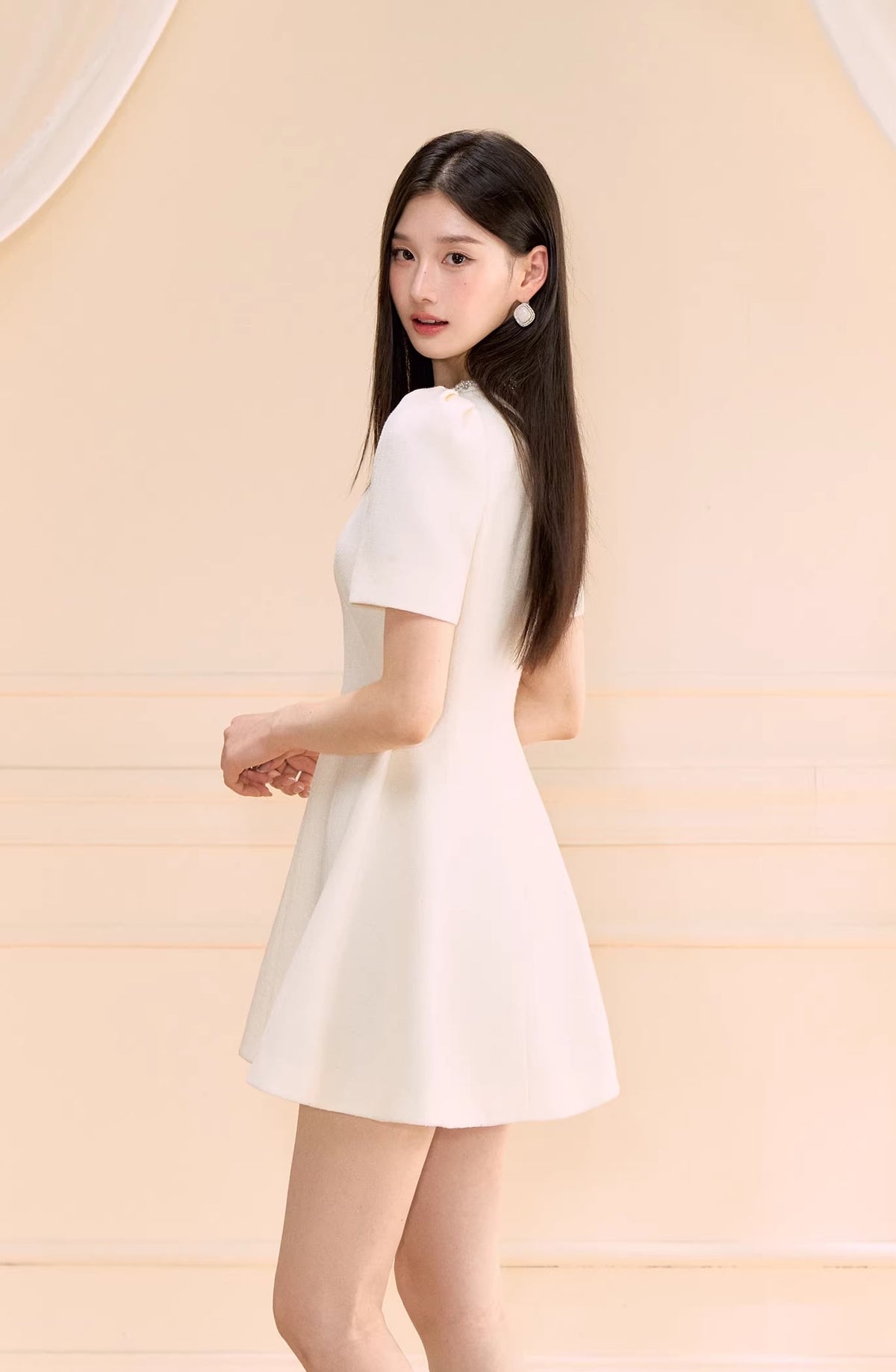 【dress】パール付きAラインフレアワンピース Q8463