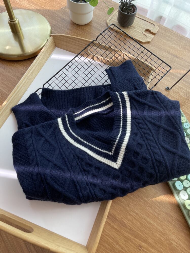 【tops】Vネックニットセーター　M28962