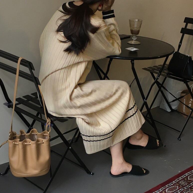 【dress】Vネックニットワンピース　M18488