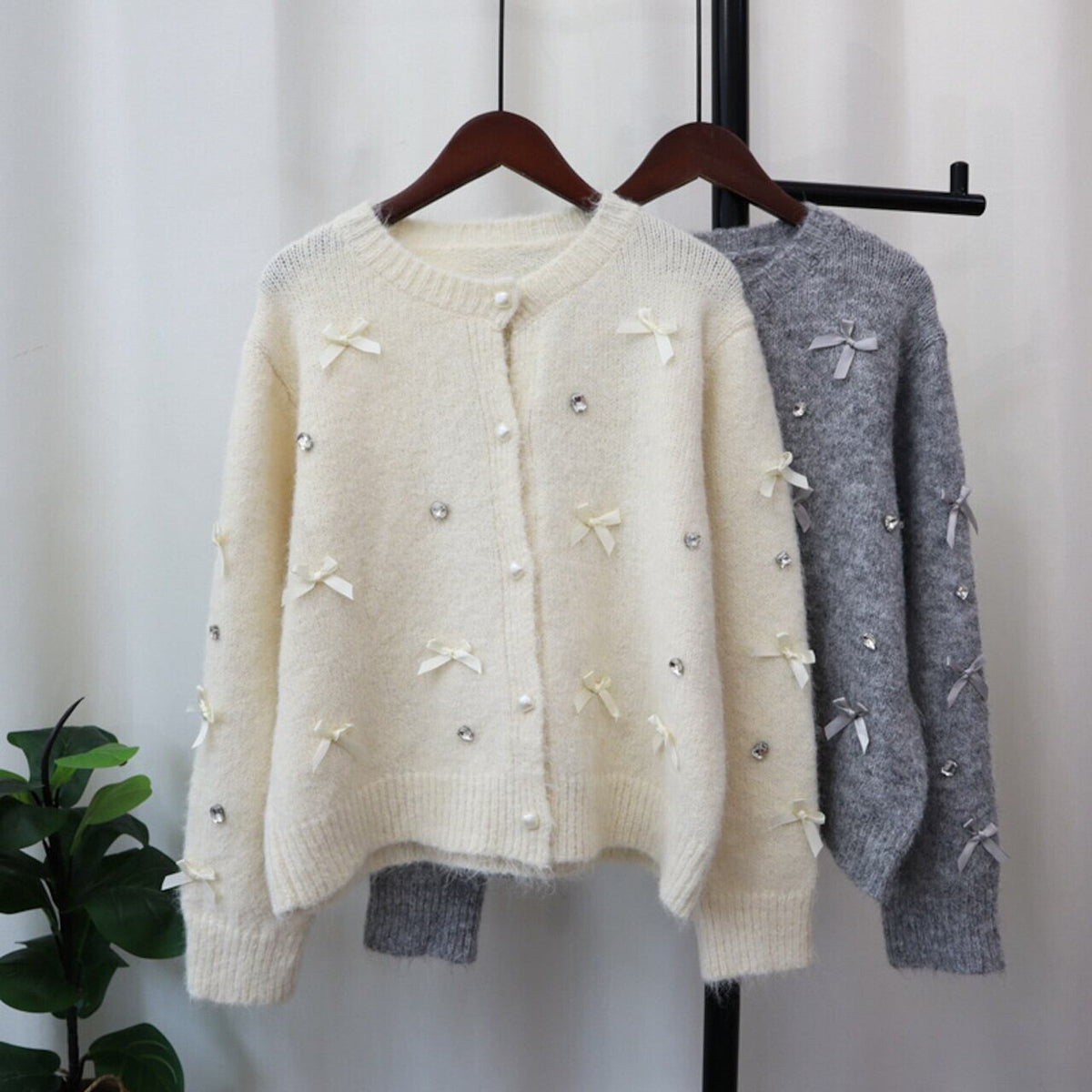 【outer】ビジューリボン付きニットカーデ　M26302