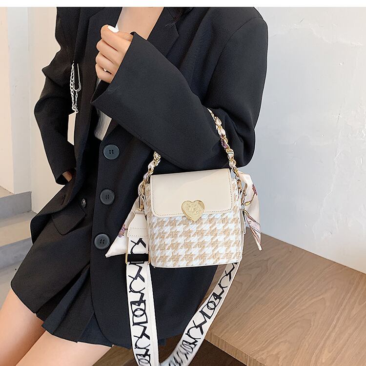 【小物】金属飾り肩掛けハンドバッグ切り替えエレガントチェーンバッグ