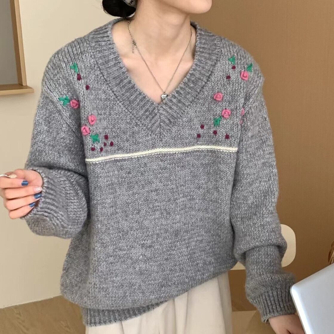 【tops】Vネックニットセーター　M27122