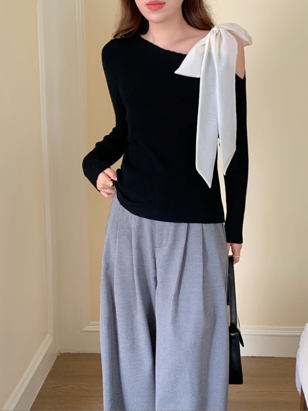 【tops】オフショルダーニットトップス　M26974
