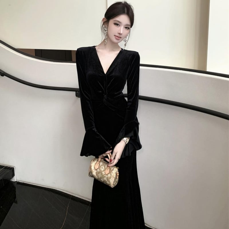 【dress】Vネックベルベットワンピース Q7423