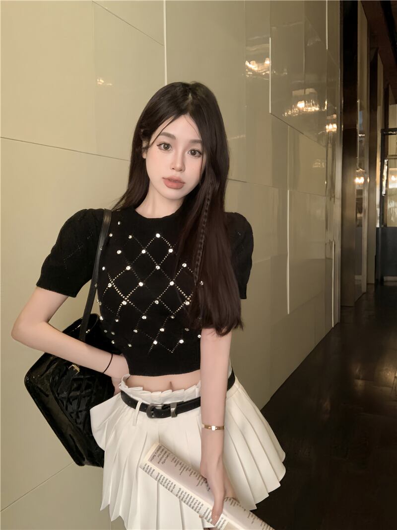 【tops】細身効果抜群♪夏新作3色ラウンドネック半袖ビーズ飾り体型カバー着回し薄手ニットF4718