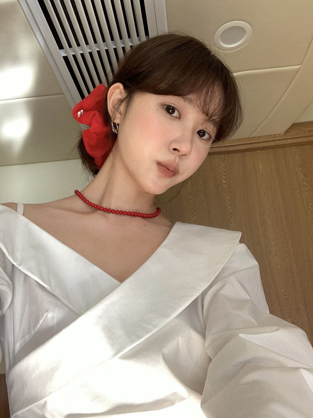 【tops】オフショルダーシャツトップス　M29584