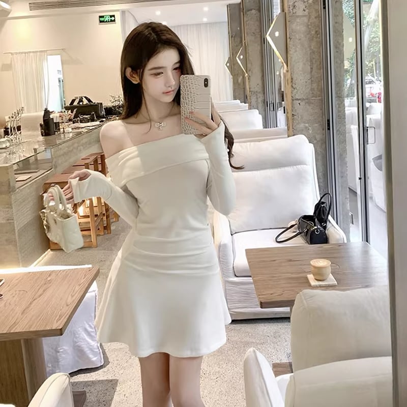 【dress】オフショルダーフレアワンピース Q7926