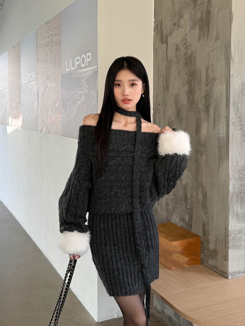 【dress】チョーカー付袖ファーオフショルダーニットワンピース　N2892