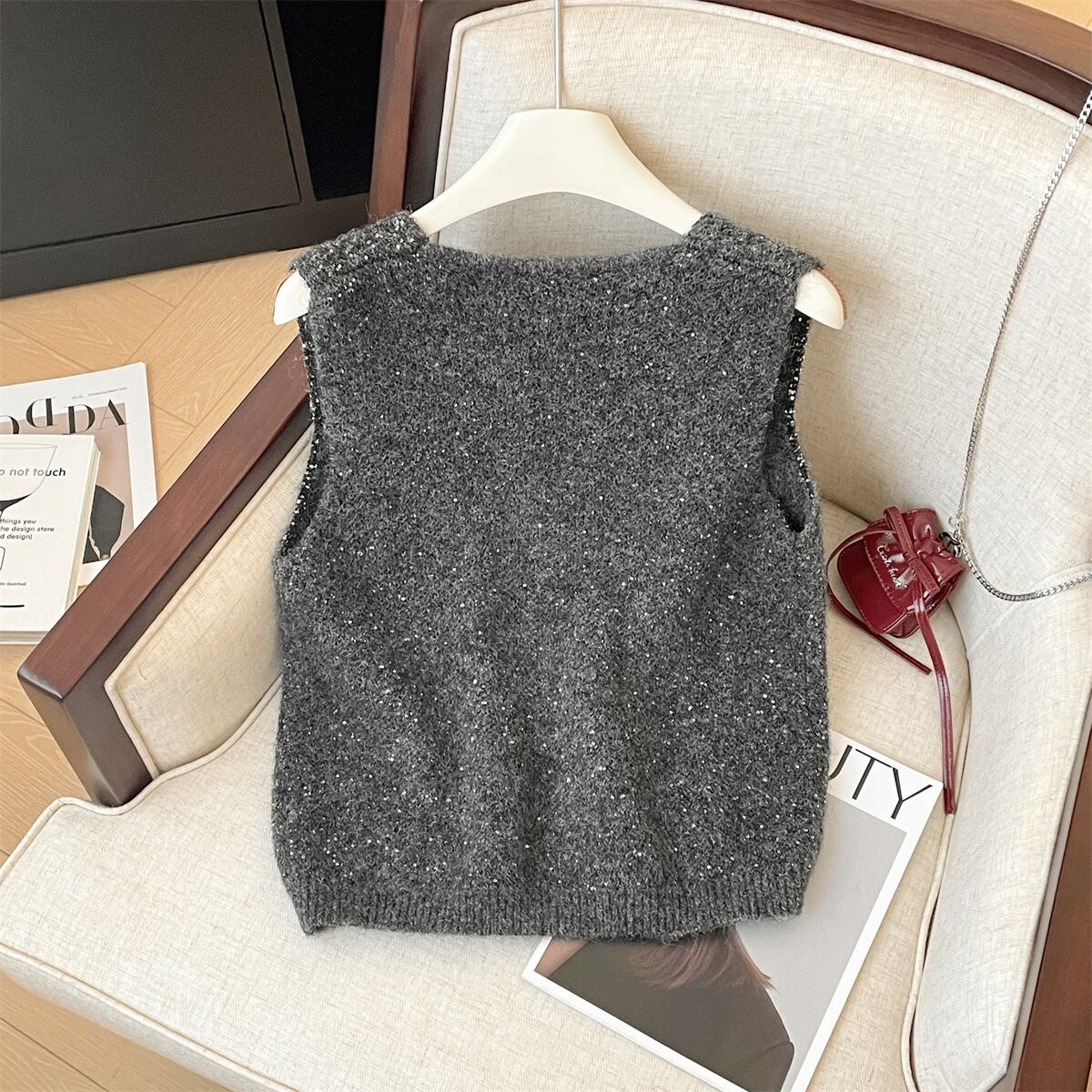 【tops】スパンコールニットベスト　M29228