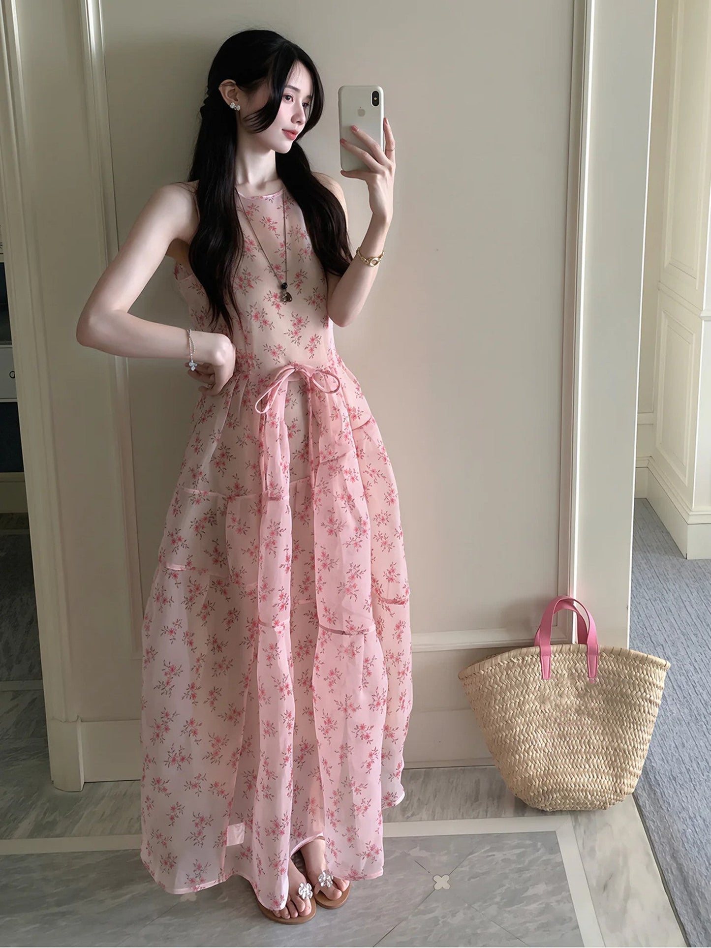 【dress】立体感のあるシルエットフラワー柄ロングワンピース Q8707