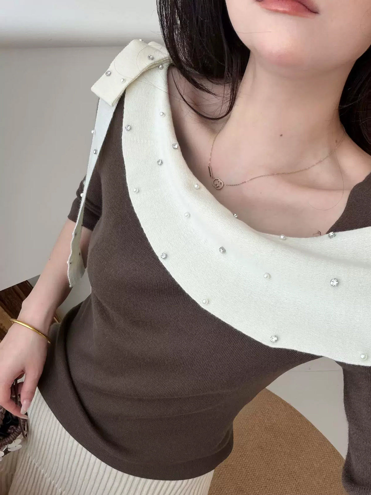 【tops】ラインストーン付きロールカラーニットトップス Q9076