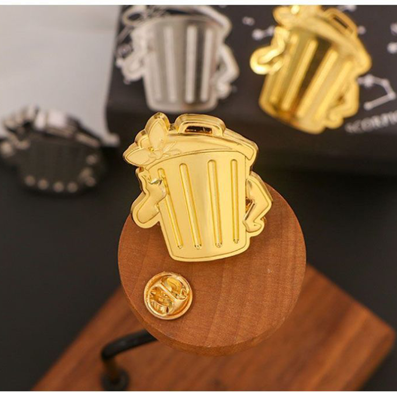 【GOODS】崩壊スターレイル 王のゴミ箱 プローチ Q2189