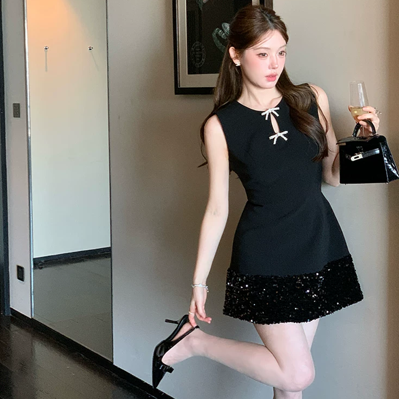 【dress】ノースリーブラインストーン付きミニワンピース Q8393