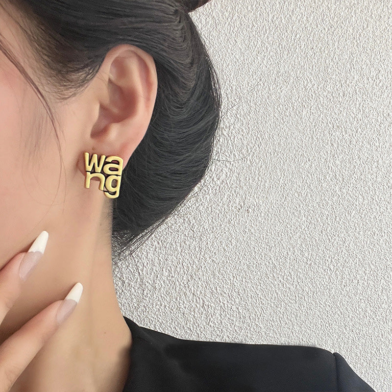 【小物】キラキラ英字柄ピアスアクセサリーF7913