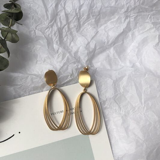 【小物】高級感 シンプルレトロオシャレ タッセルピアス/イヤリングアクセサリー