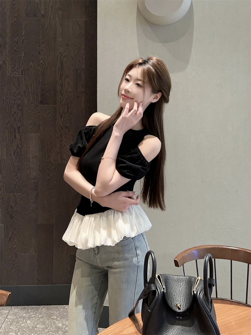 【tops】オフショルダーTシャツ　M24131