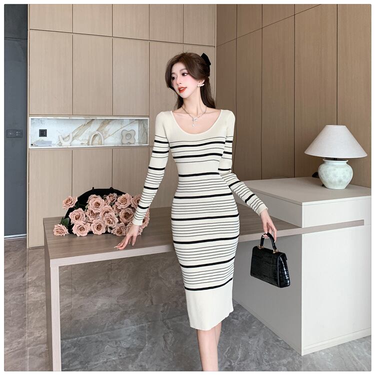 【dress】ボーダー柄ニットワンピース　M18749
