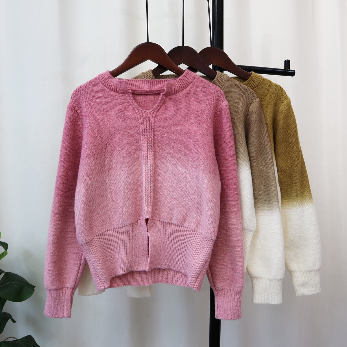 【tops】グラデーションニットセーター　M18919