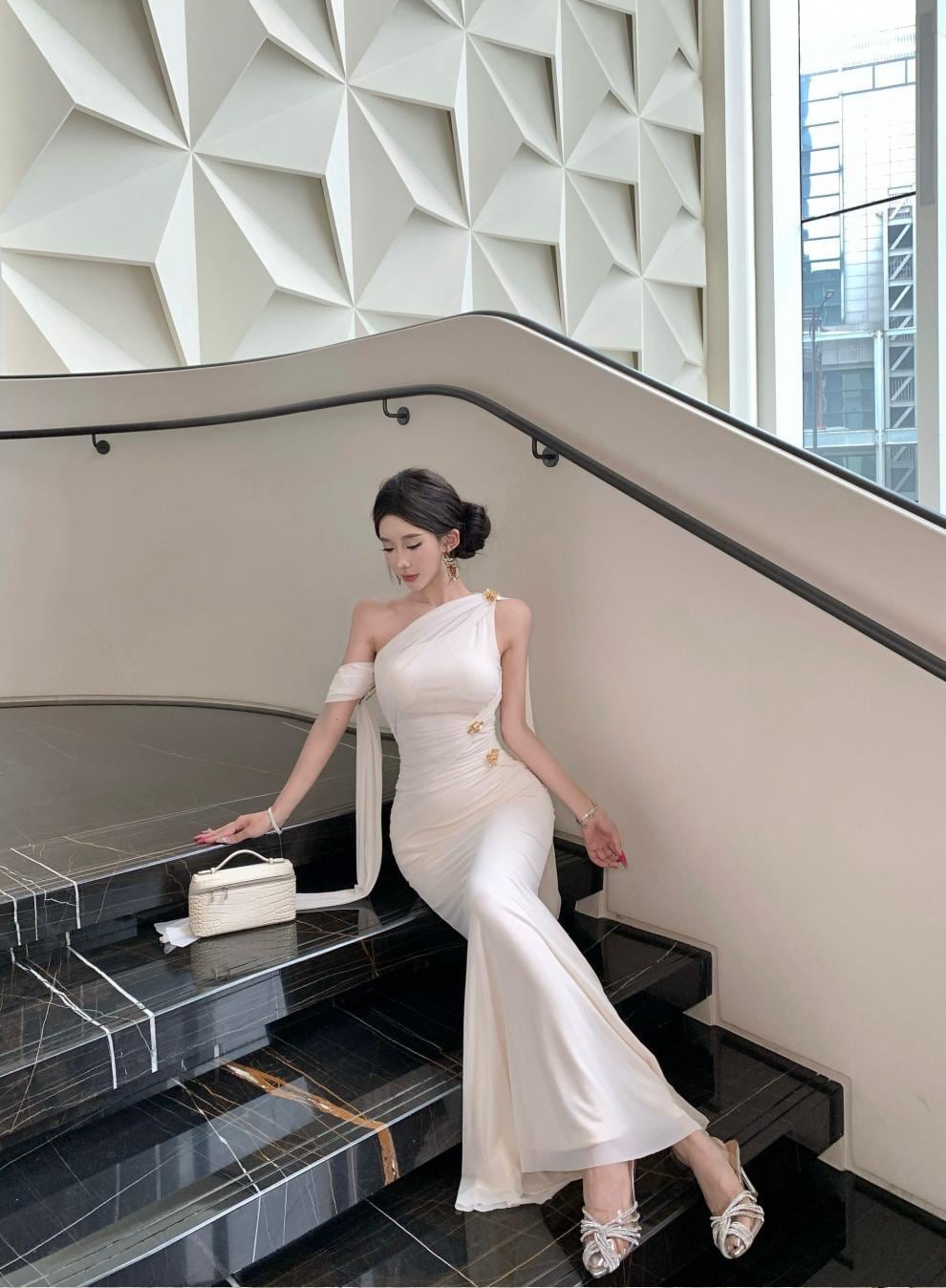 【dress】ワンショルダーギャザーデザインロングワンピース Q7977