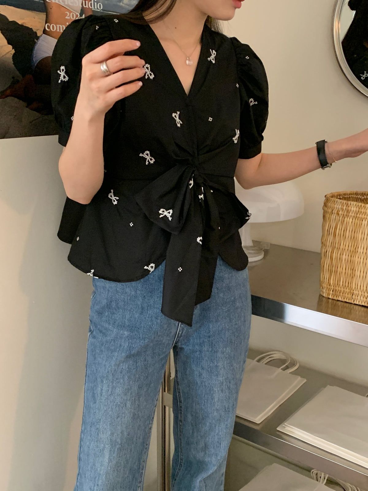 【tops】リボンプリントシャツトップス　M23890