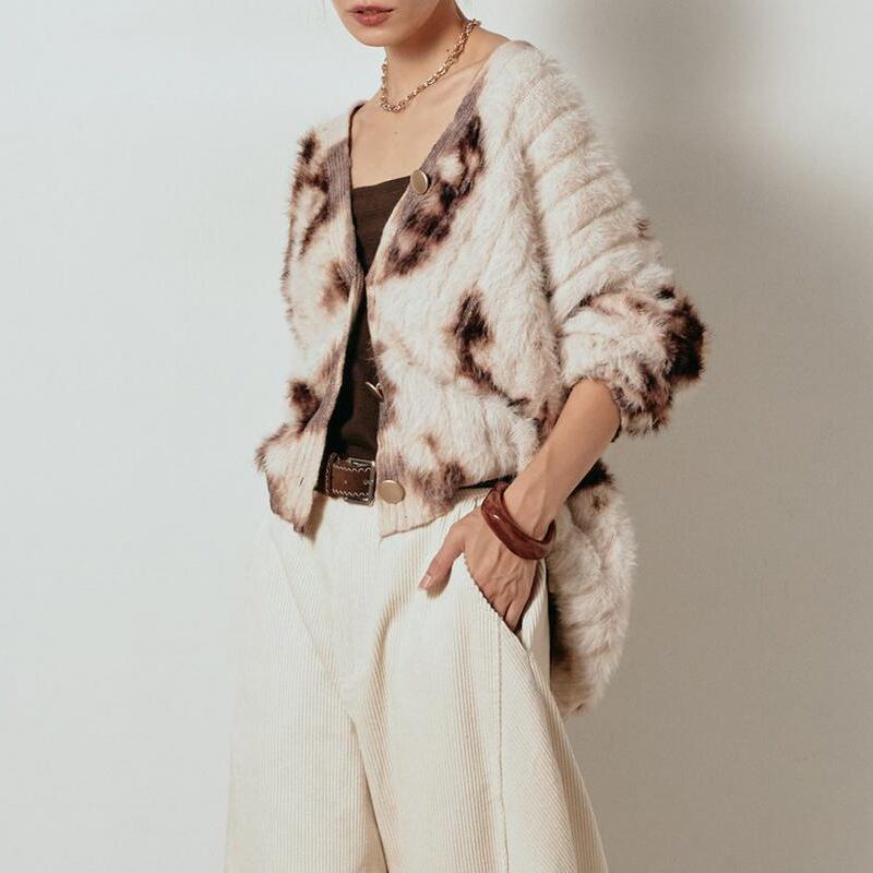 【outer】3色展開ファー付きニットカーディガン Q7655
