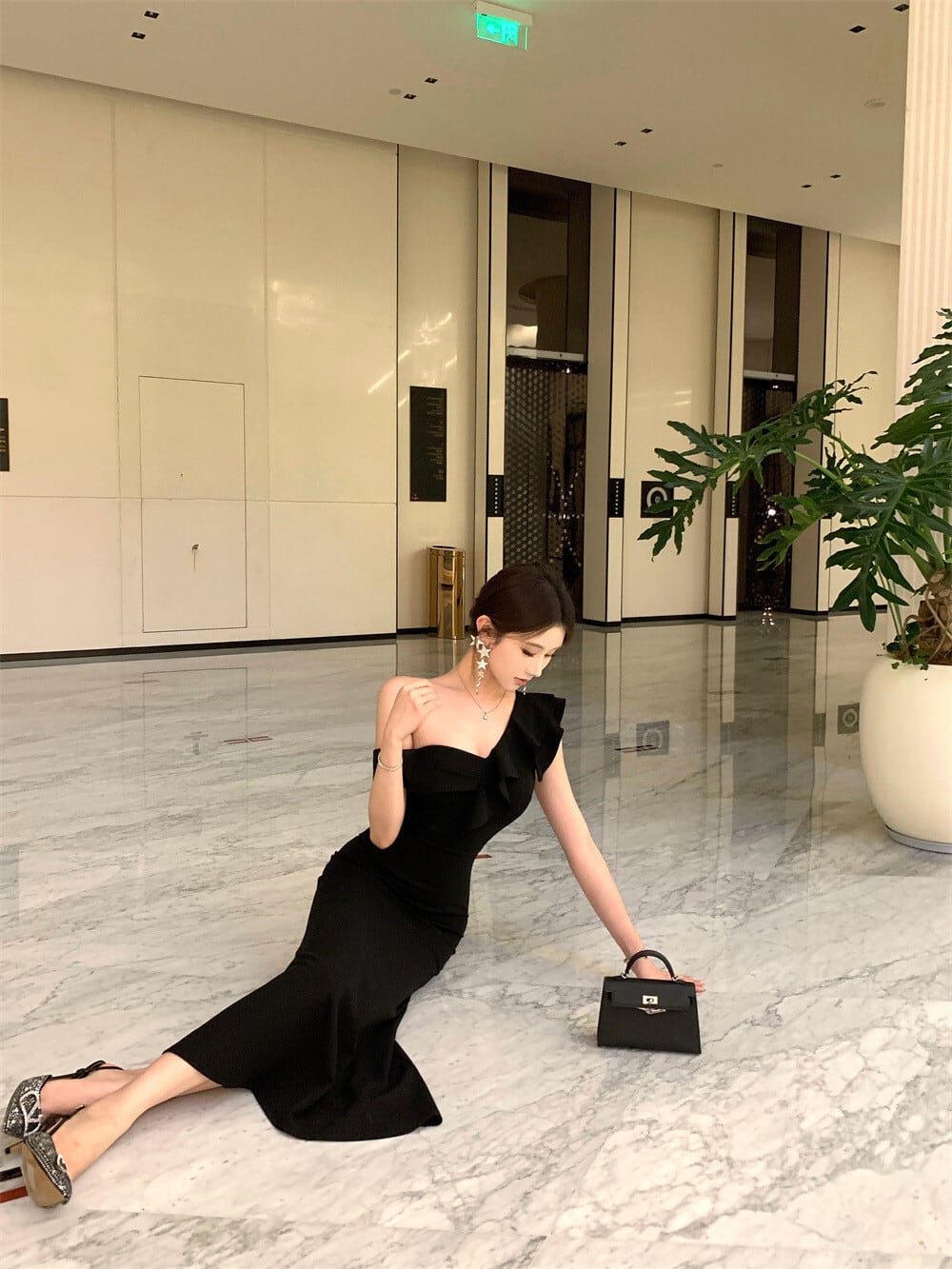 【dress】ワンショルダーフリルマーメイドワンピース　M31571