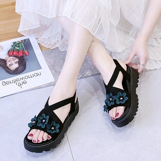 【shoes】一目惚れ！2色花模様履きやすい合わせやすい大人きれいめ厚底サンダル