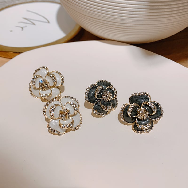 【小物】存在感 chicエレガントオシャレパール花形ピアスアクセサリー