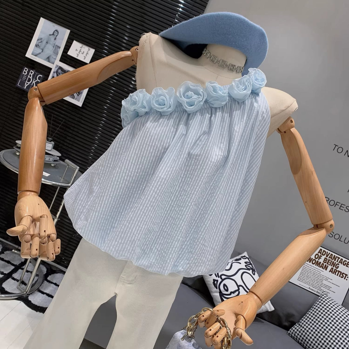 【tops】ストライプ柄ワンショルダー立体感フラワートップス Q8389