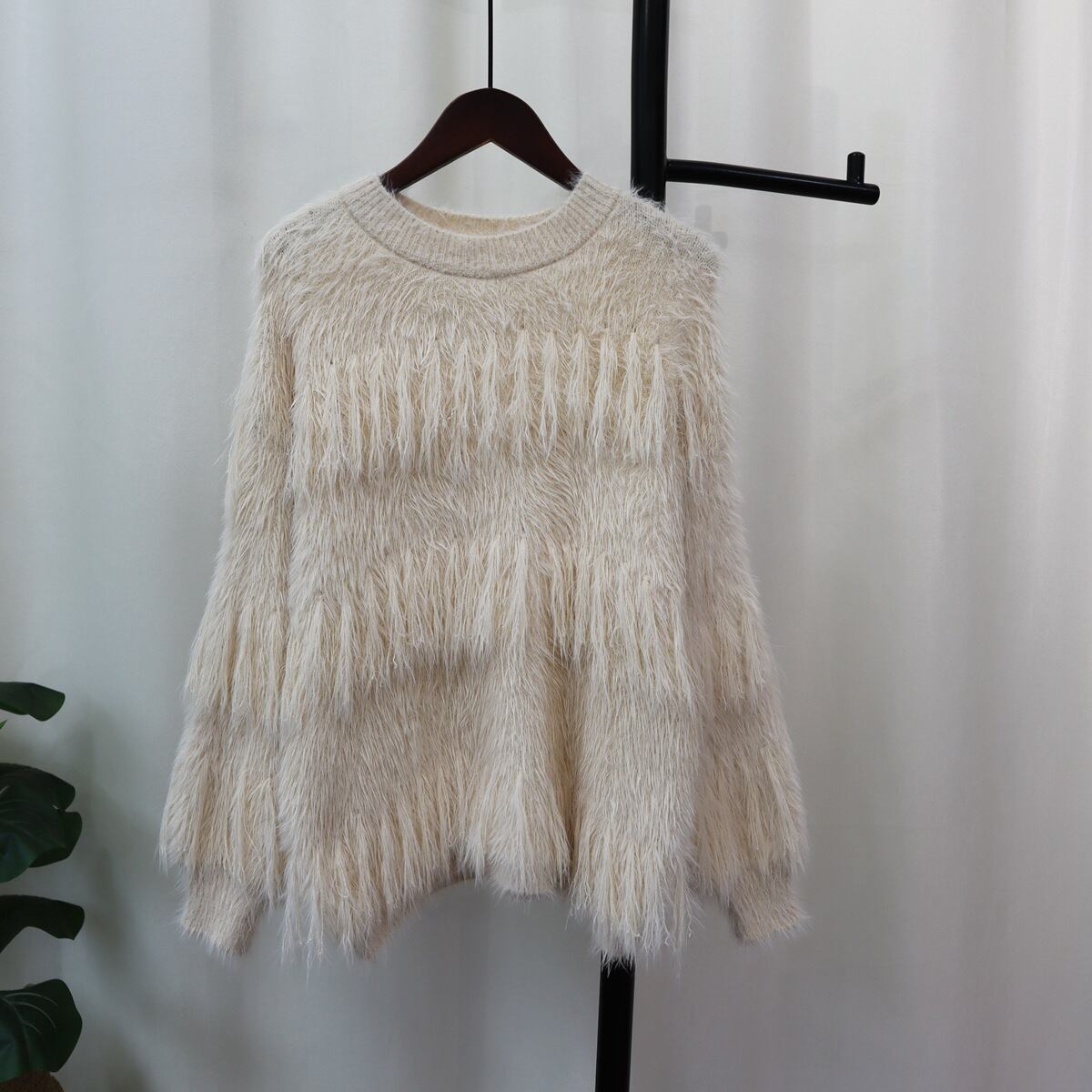 【tops】フリンジシャギーニットセーター　M18421