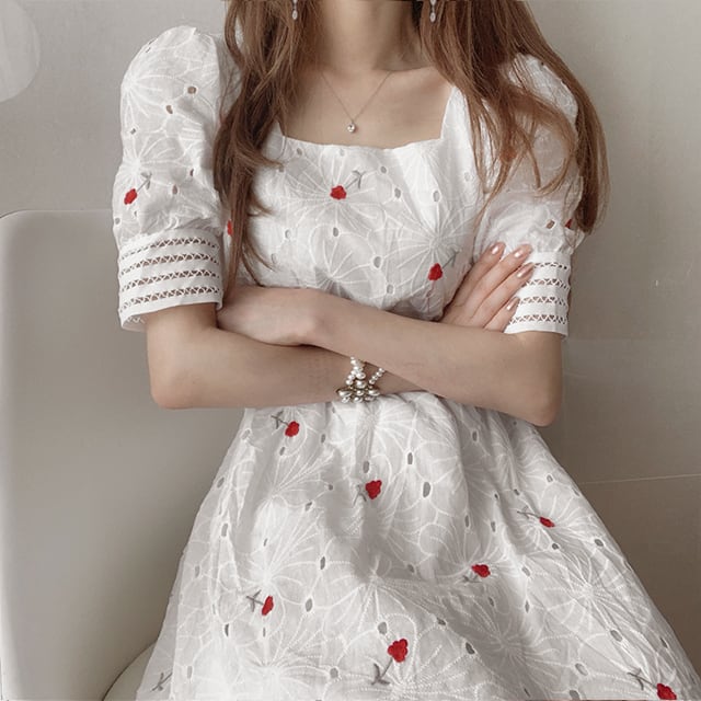 【dress】気質スウィート刺繍着痩せスクエアネック透かし彫りパフスリーブ花柄配色ワンピースF0035