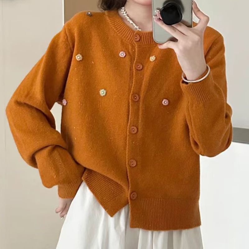 【outer】カラフルフラワー付きニットカーディガン Q7257