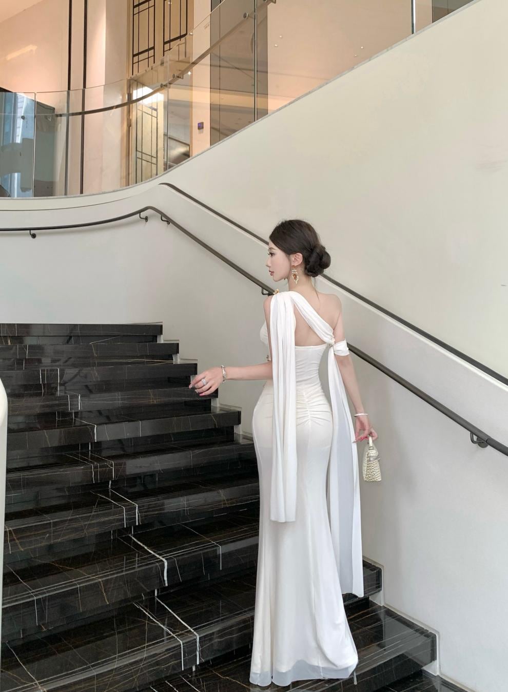 【dress】ワンショルダーギャザーデザインロングワンピース Q7977