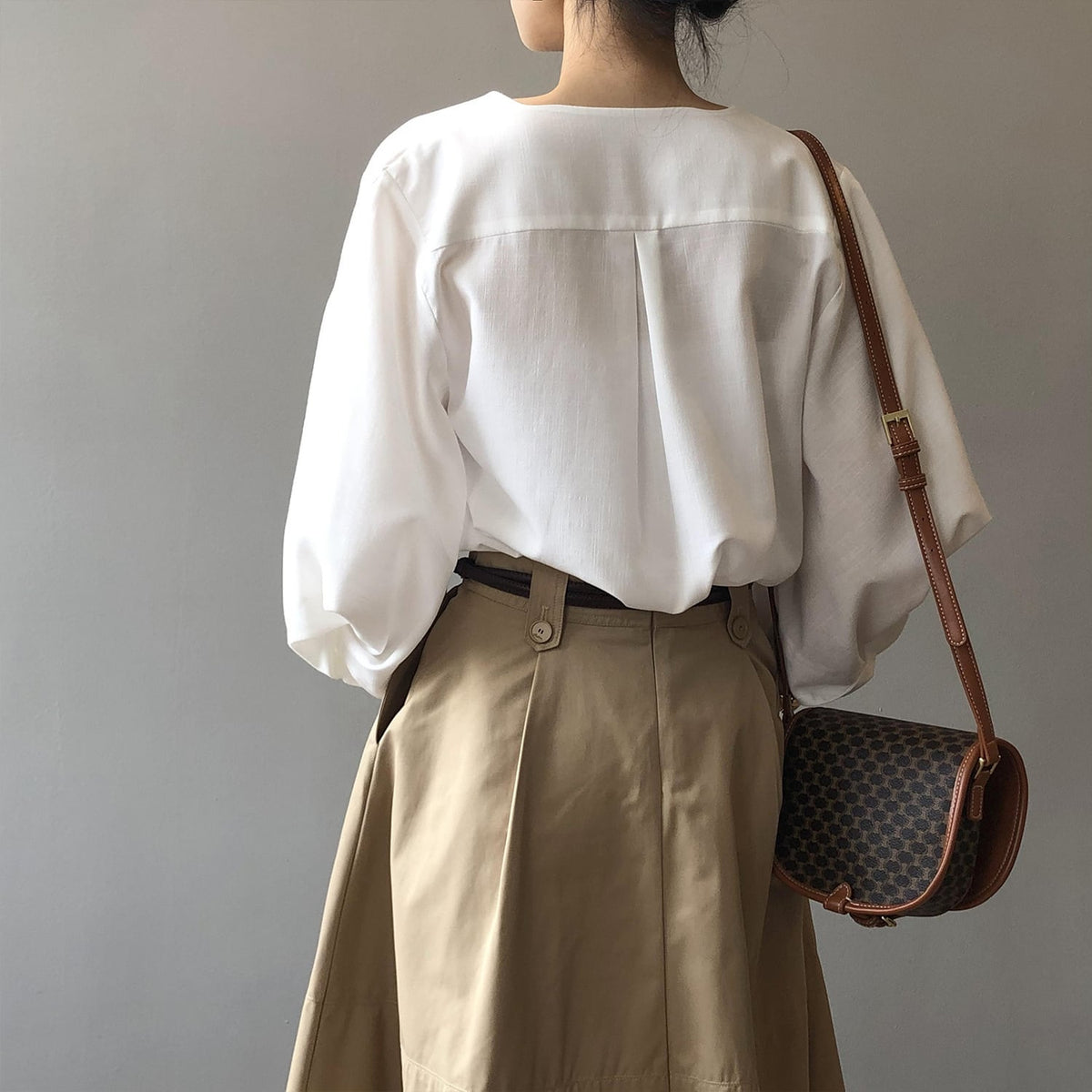 【tops】ランタンスリーブシャツブラウス　M29742