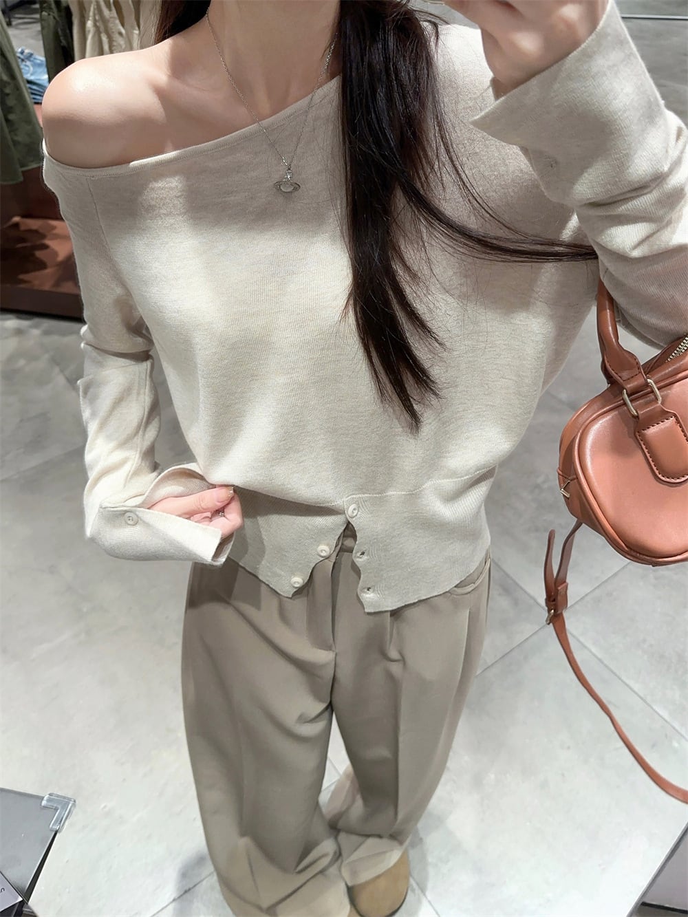 【tops】オフショルダーニットトップス　M26188