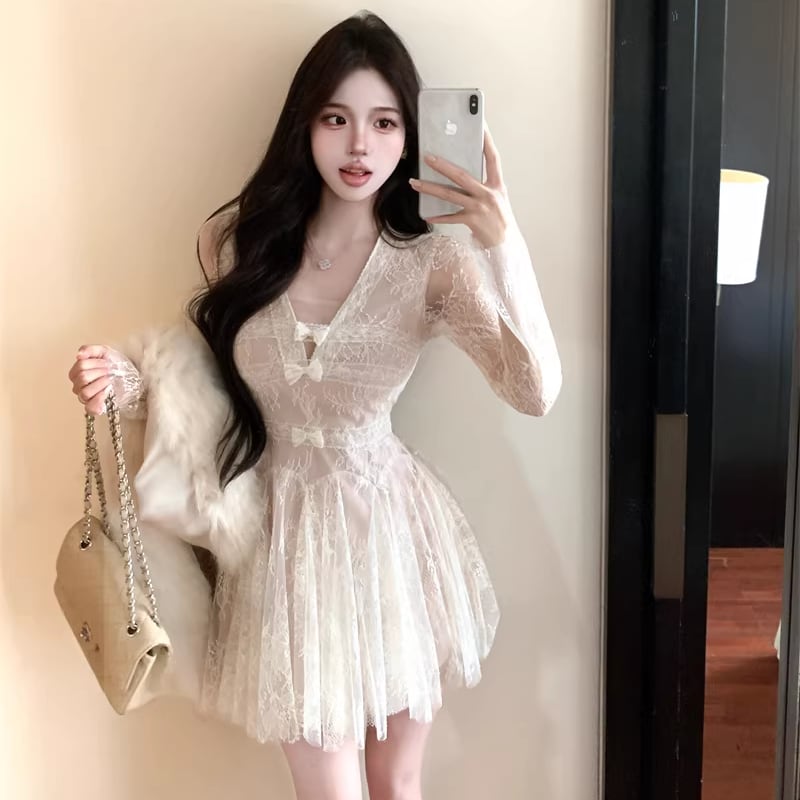 【dress】Vネックレースフレアワンピース Q8131