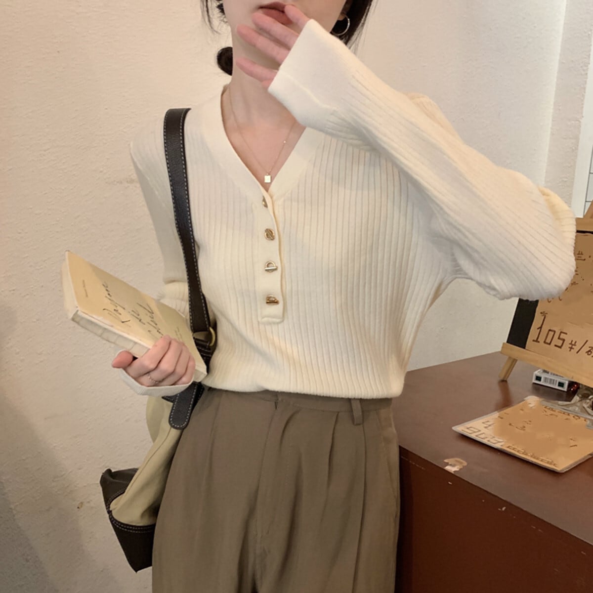 【tops】Vネックニットトップス　M27239