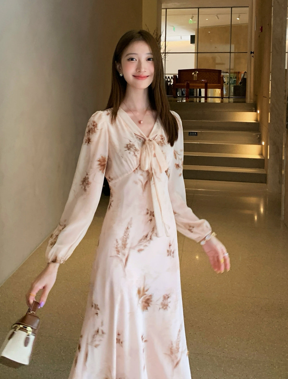 【dress】ボウタイフラワー柄ロングワンピース Q8919