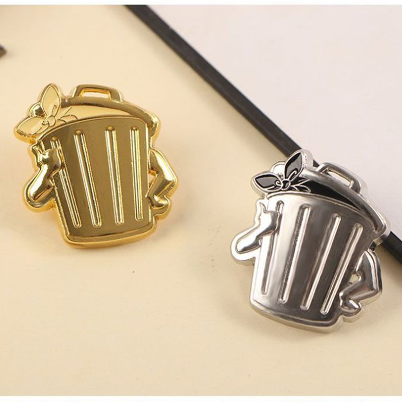 【GOODS】崩壊スターレイル 王のゴミ箱 プローチ Q2189