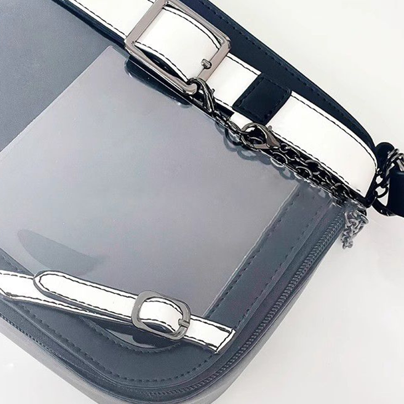 【GOODS】痛バック チェーン ショルダーバッグ Ｑ2242