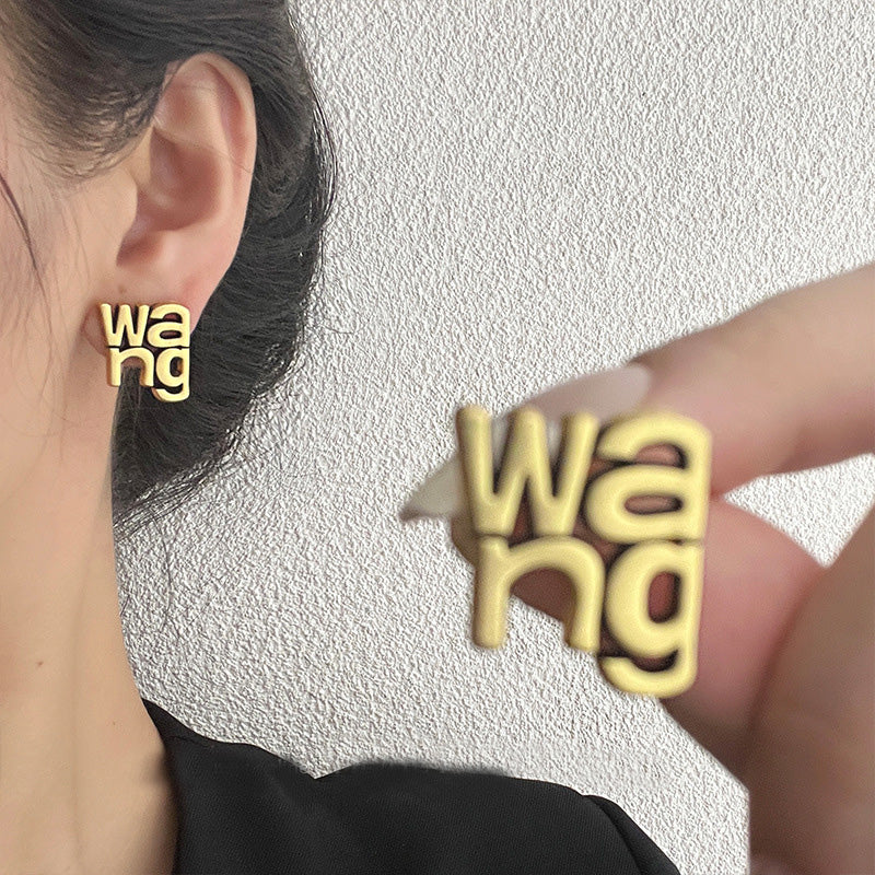 【小物】キラキラ英字柄ピアスアクセサリーF7913