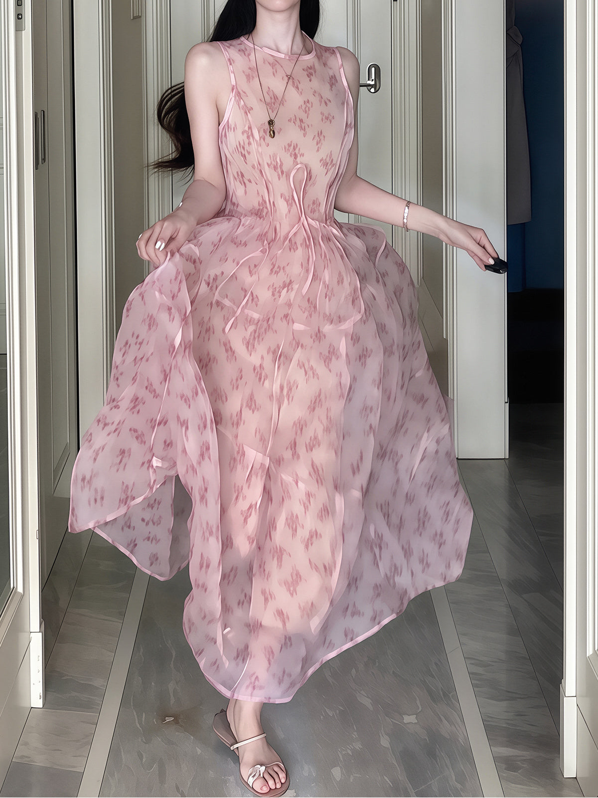【dress】立体感のあるシルエットフラワー柄ロングワンピース Q8707