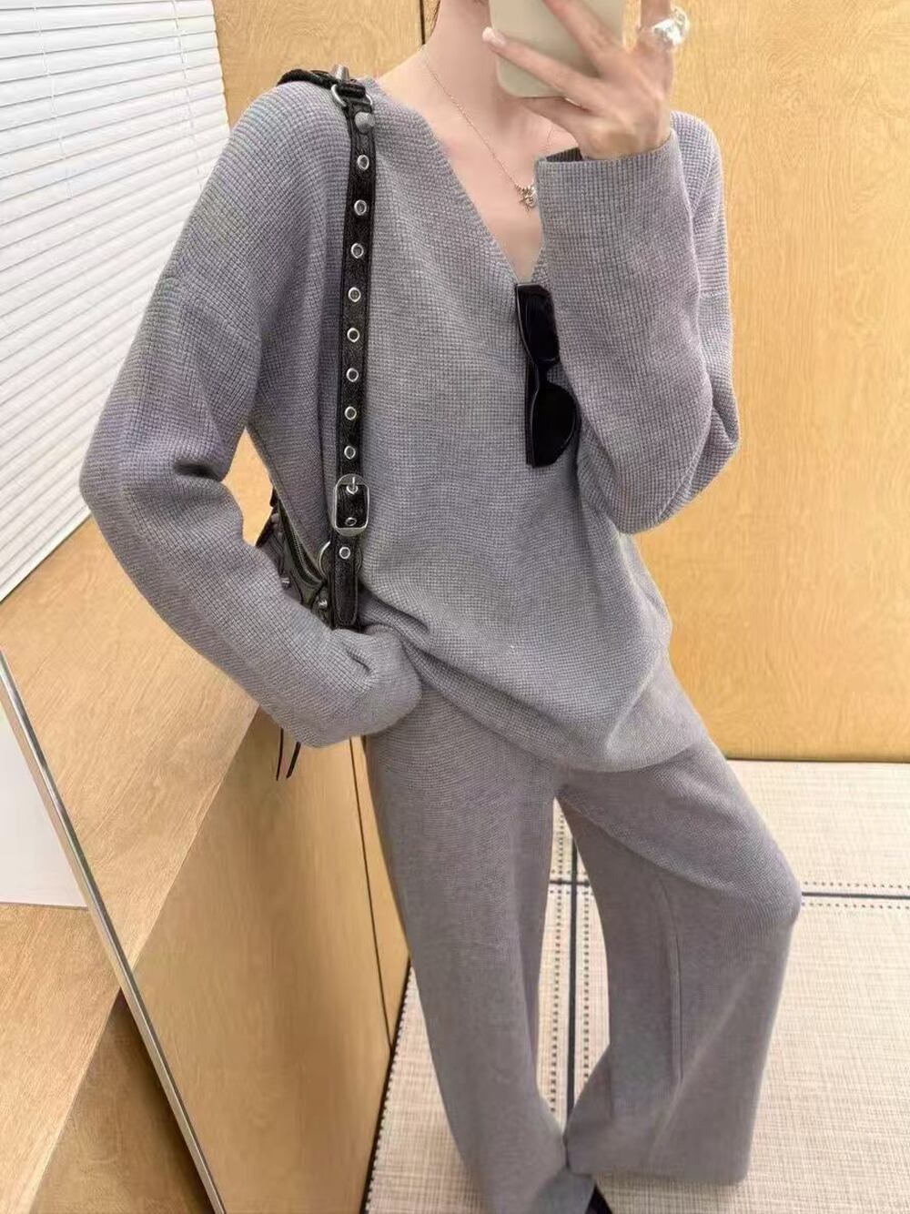 【set】Vネックニットトップス×ワイドパンツセット Q7695